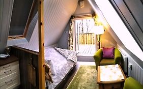 Glenfinnan Retreats, Ash Cabin